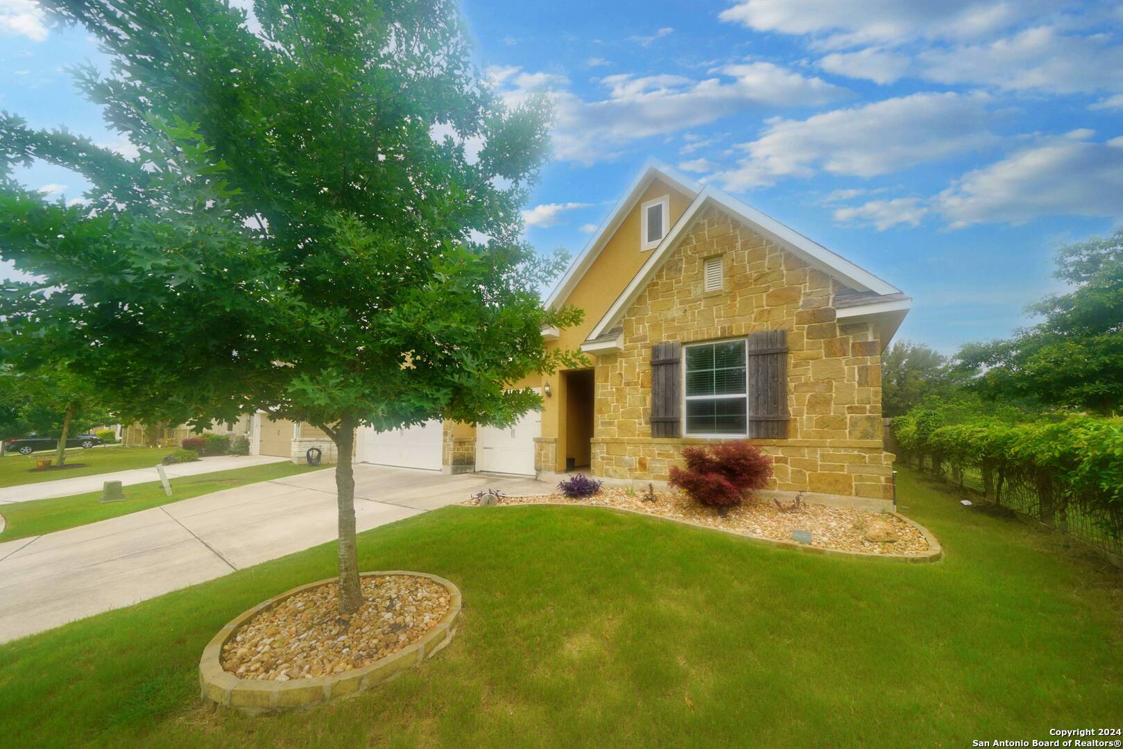 9125 Trail Stem Schertz TX 78154