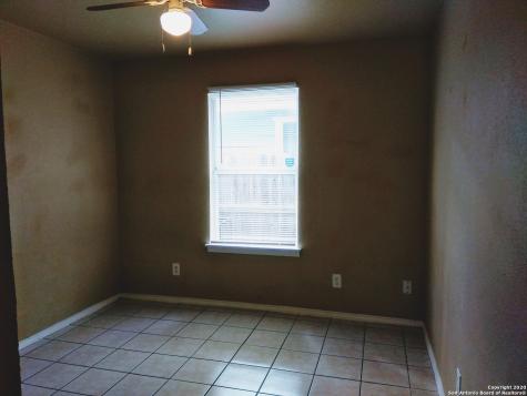 422 Amires Place San Antonio TX 78237