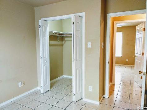 422 Amires Place San Antonio TX 78237