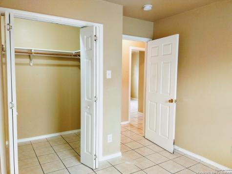 422 Amires Place San Antonio TX 78237