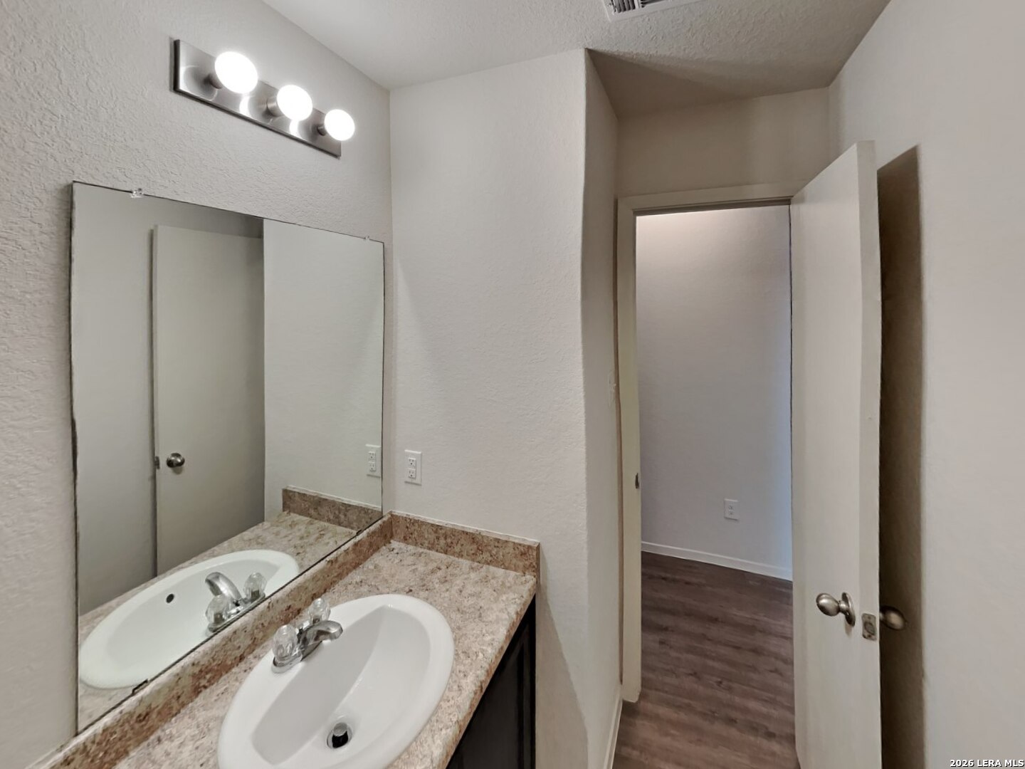 9535 Apple Ridge San Antonio TX 78239