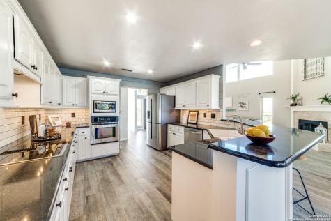 43 N Fm 3351 Bergheim TX 78004