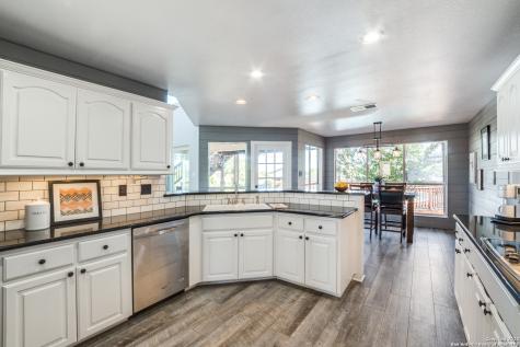 43 N Fm 3351 Bergheim TX 78004