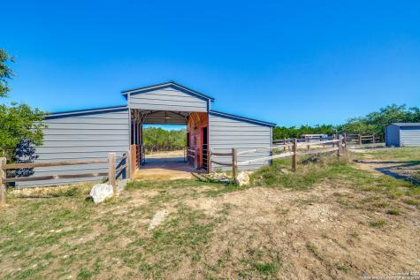 43 N Fm 3351 Bergheim TX 78004
