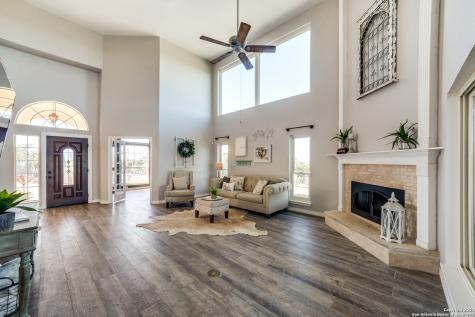 43 N Fm 3351 Bergheim TX 78004