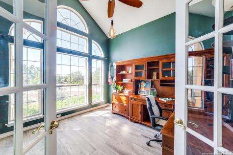 43 N Fm 3351 Bergheim TX 78004