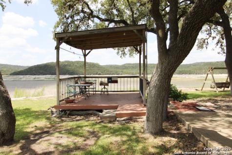 955 Faurie Lakehills TX 78063