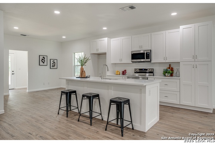 933 Denver San Antonio TX 78210