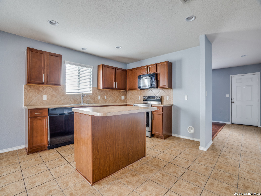 8922 Oakwood Park San Antonio TX 78254