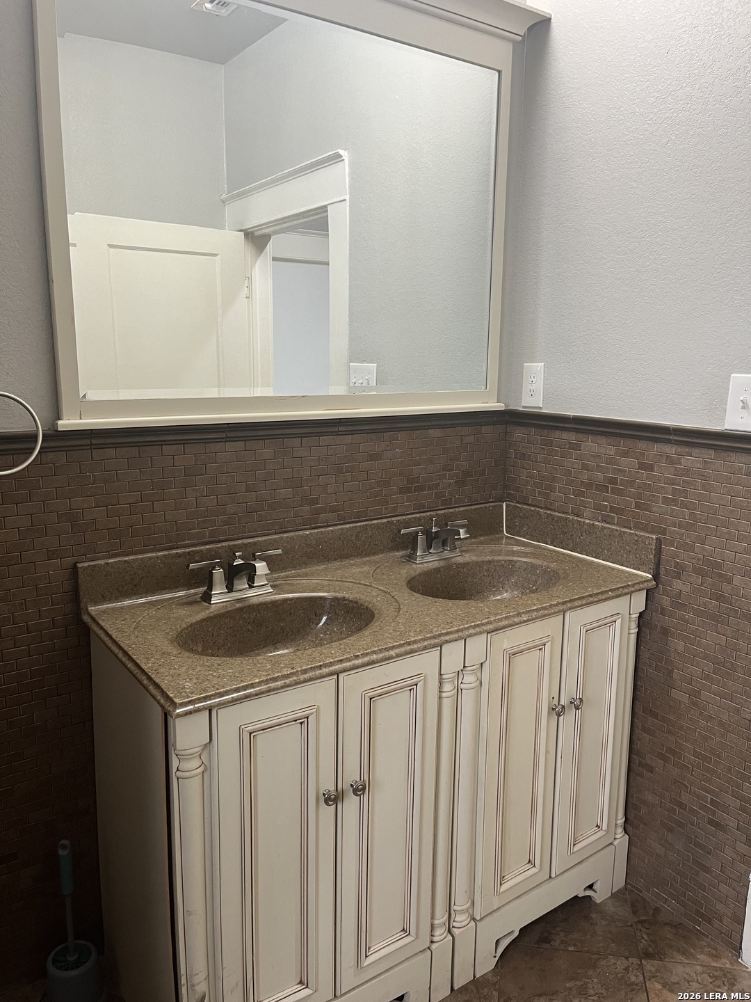 2108 Saunders Avenue San Antonio TX 78207