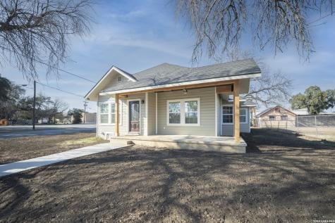 710 20th Street Hondo TX 78861