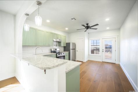 710 20th Street Hondo TX 78861