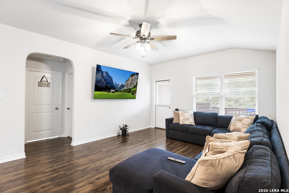 5919 Hindes Stone San Antonio TX 78253