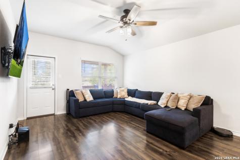 5919 Hindes Stone San Antonio TX 78253