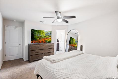 5919 Hindes Stone San Antonio TX 78253
