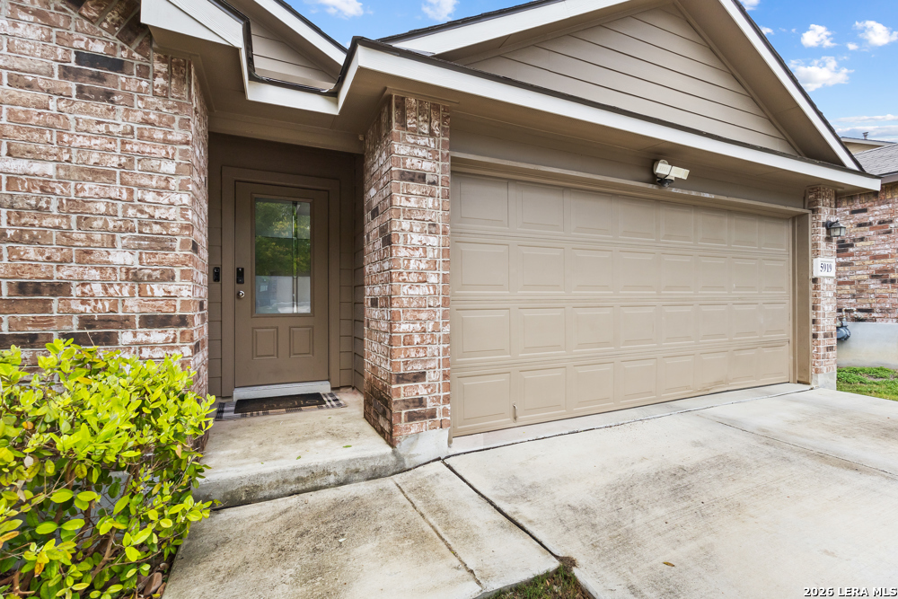 5919 Hindes Stone San Antonio TX 78253