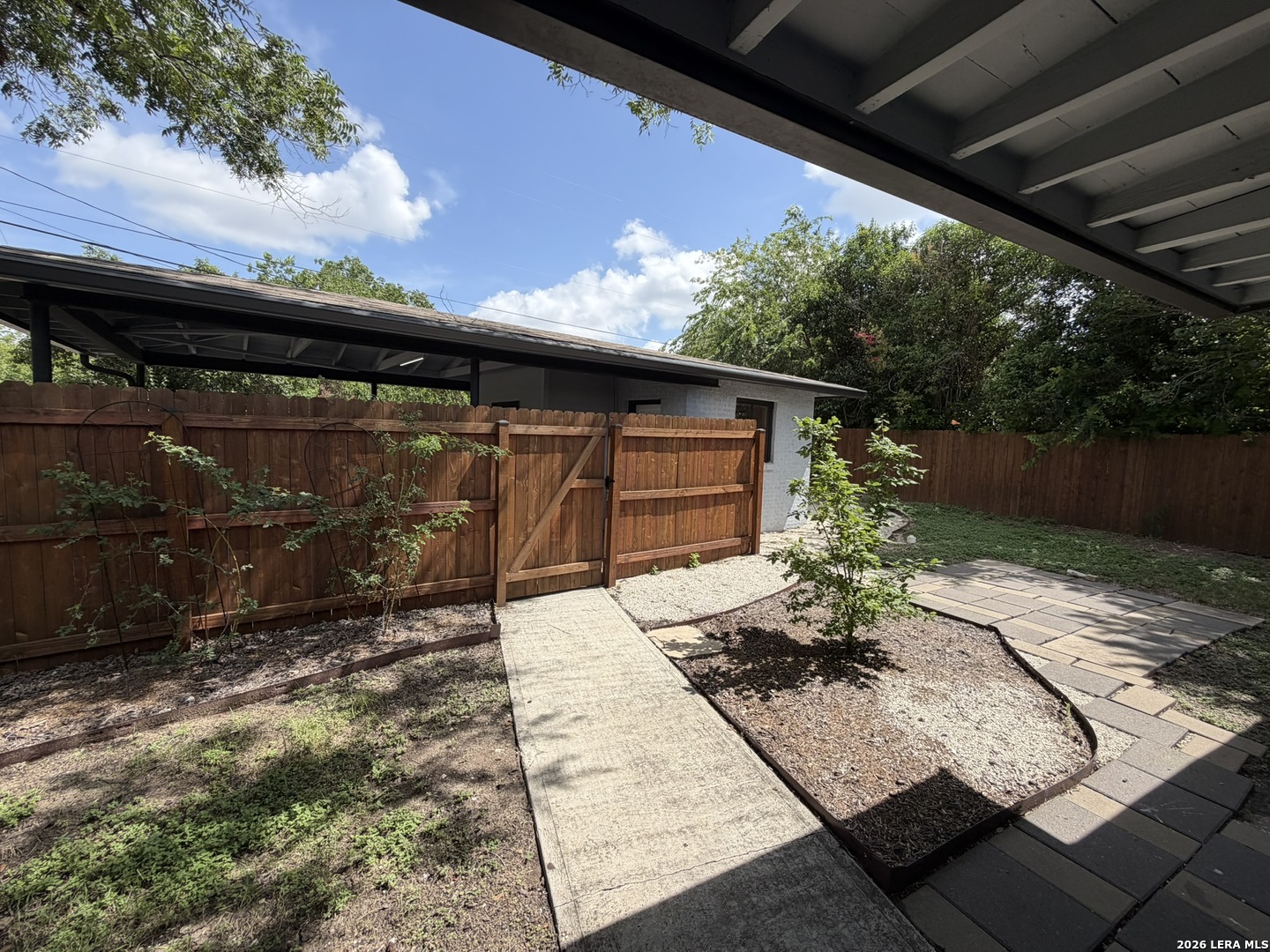 2555 W Kings Highway San Antonio TX 78228