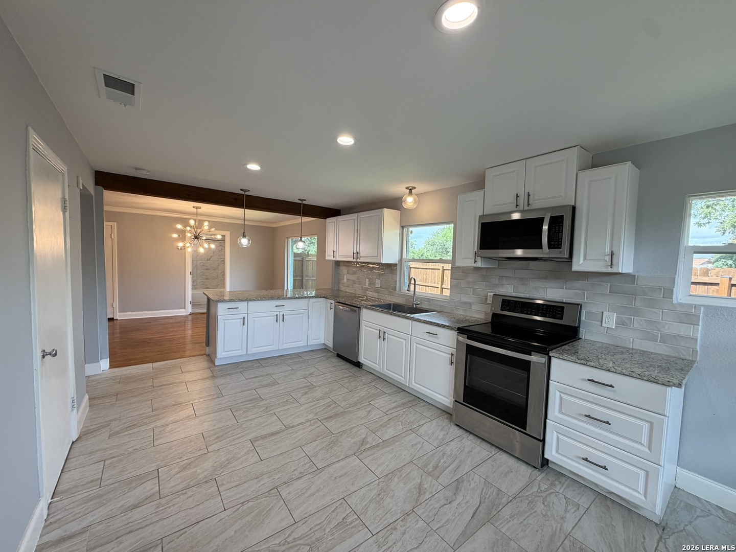 2555 W Kings Highway San Antonio TX 78228