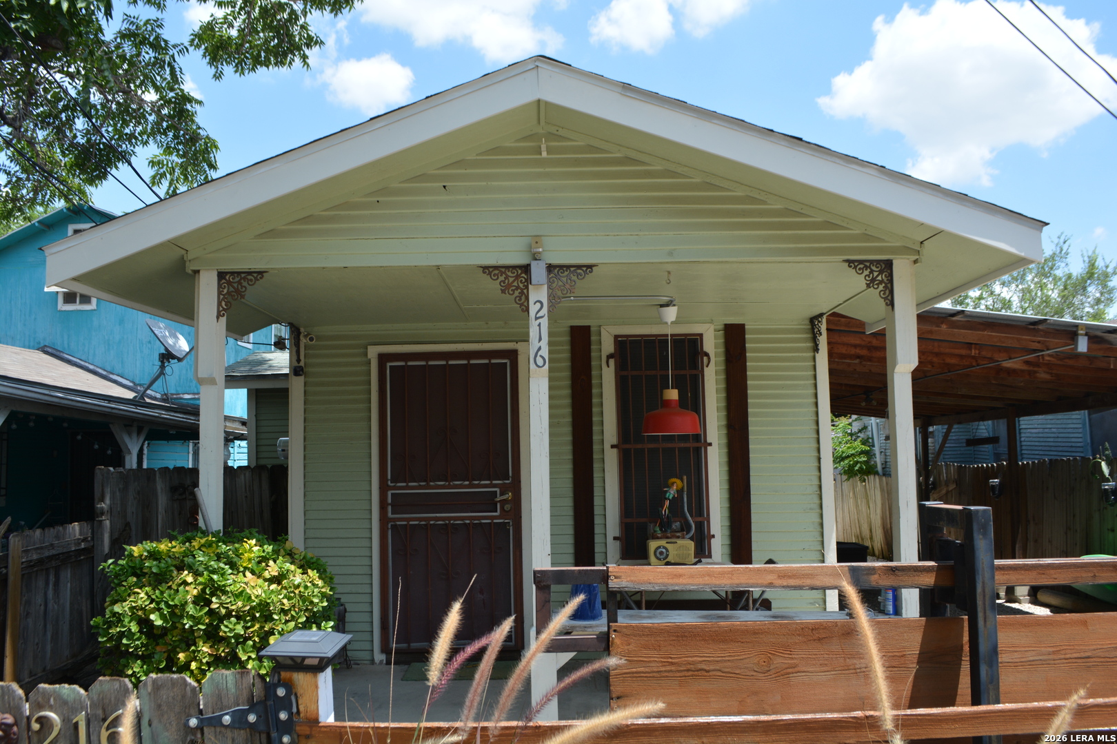 216 N Pinto Street San Antonio TX 78207
