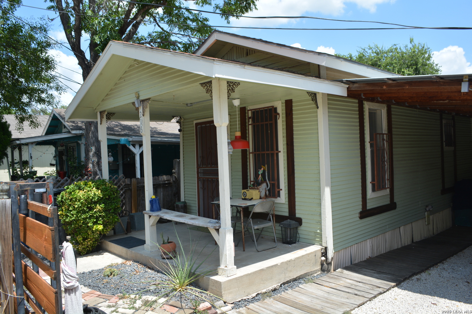216 N Pinto Street San Antonio TX 78207