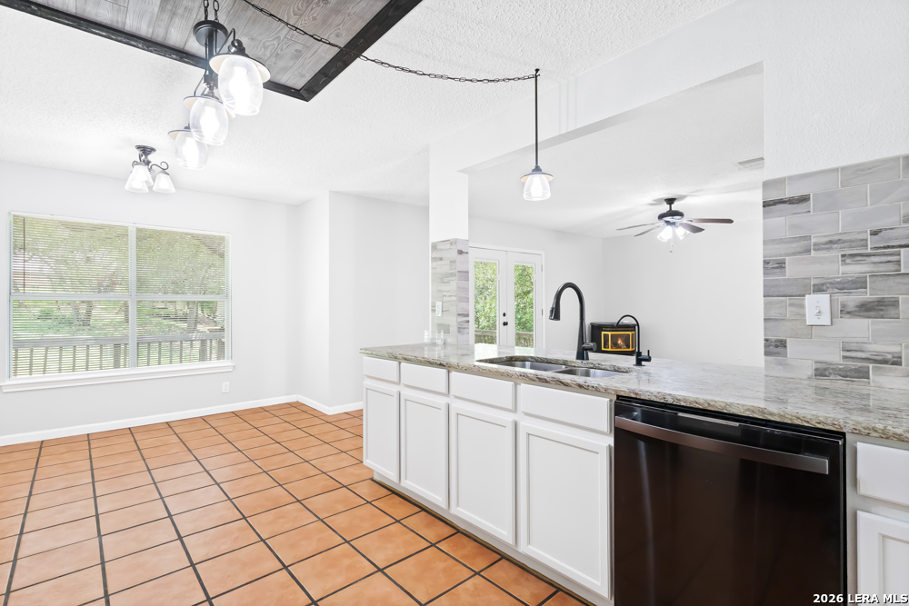 7705 Autumn Bluff San Antonio TX 78240
