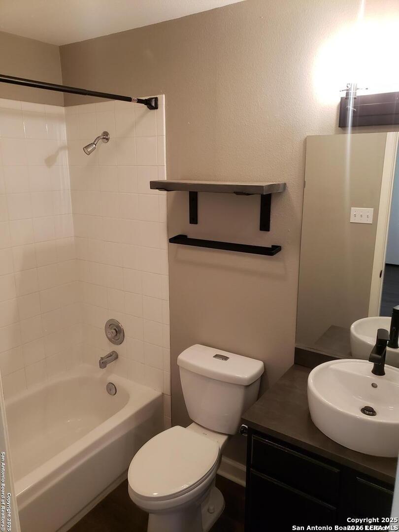 6046 Bantry Bay San Antonio TX 78240
