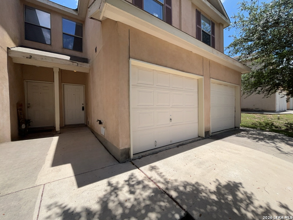 10826 Mathom Landing Universal City TX 78148
