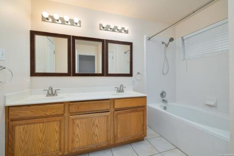 30 Pembroke Lane San Antonio TX 78240