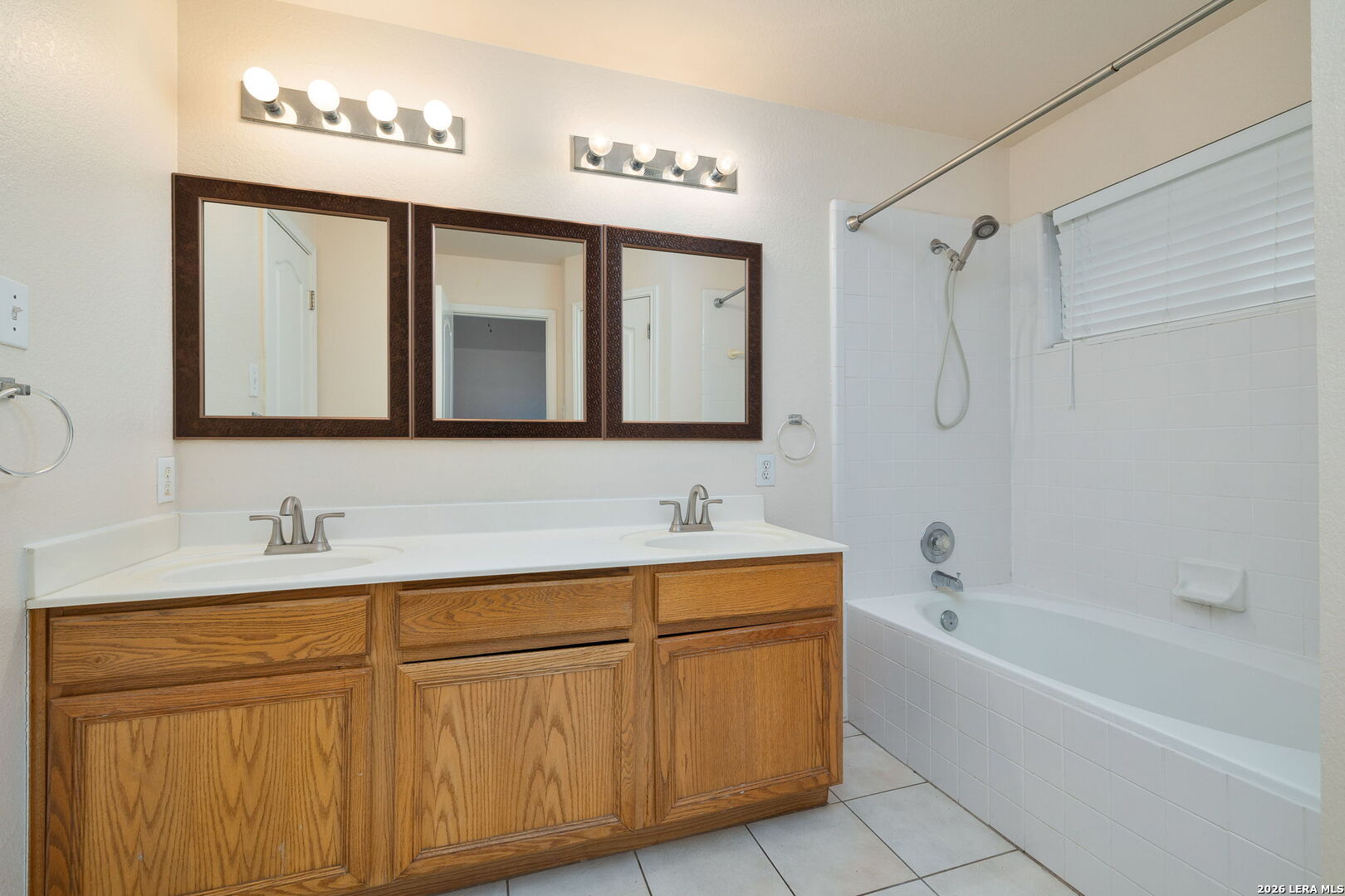 30 Pembroke Lane San Antonio TX 78240