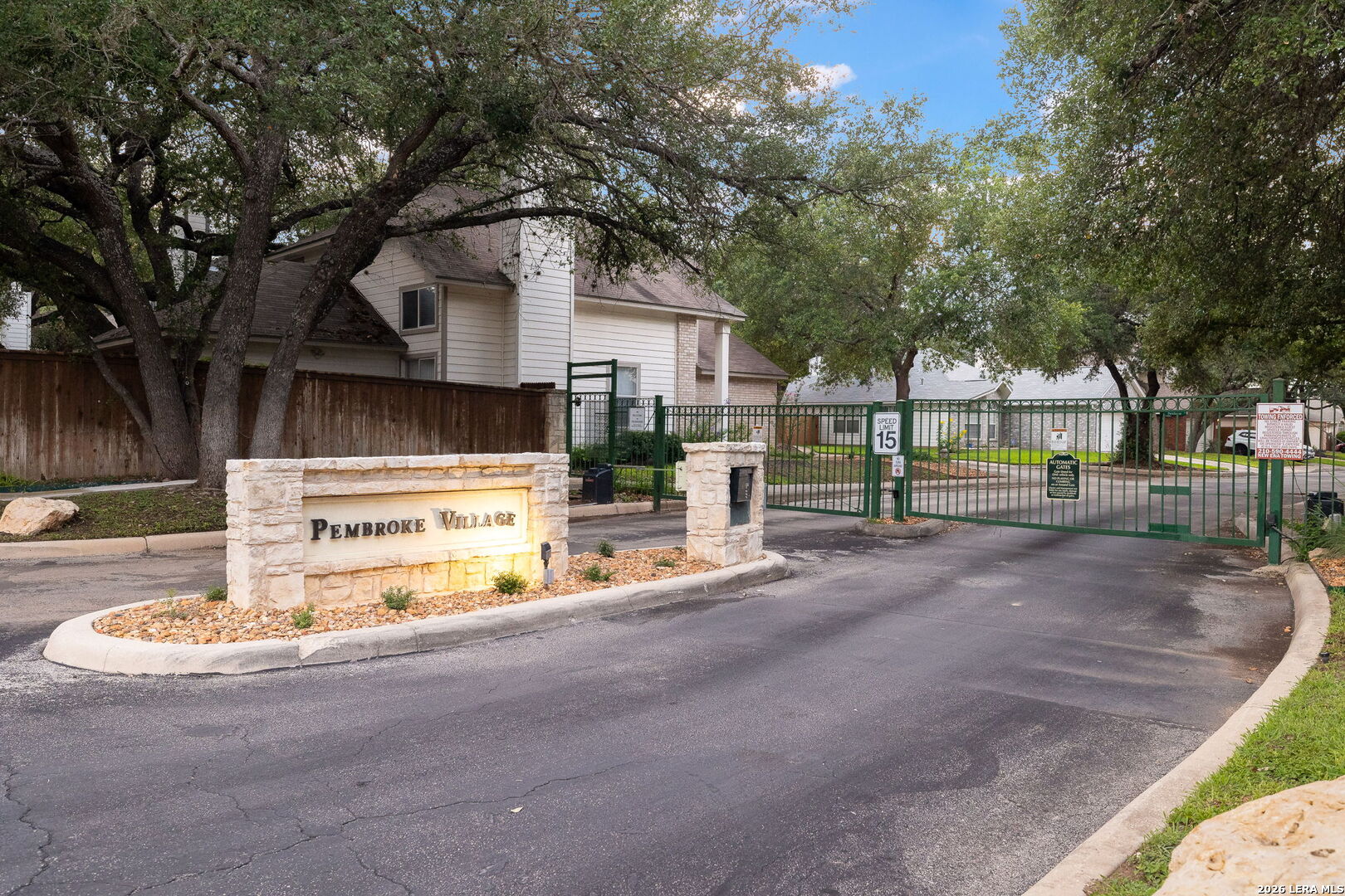 30 Pembroke Lane San Antonio TX 78240