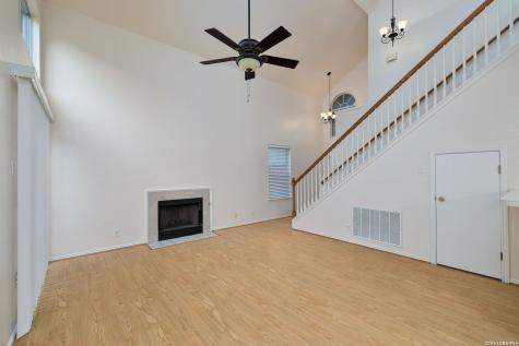 30 Pembroke Lane San Antonio TX 78240
