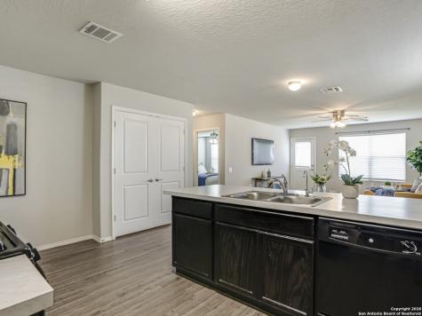 6903 Cozy Run San Antonio TX 78218