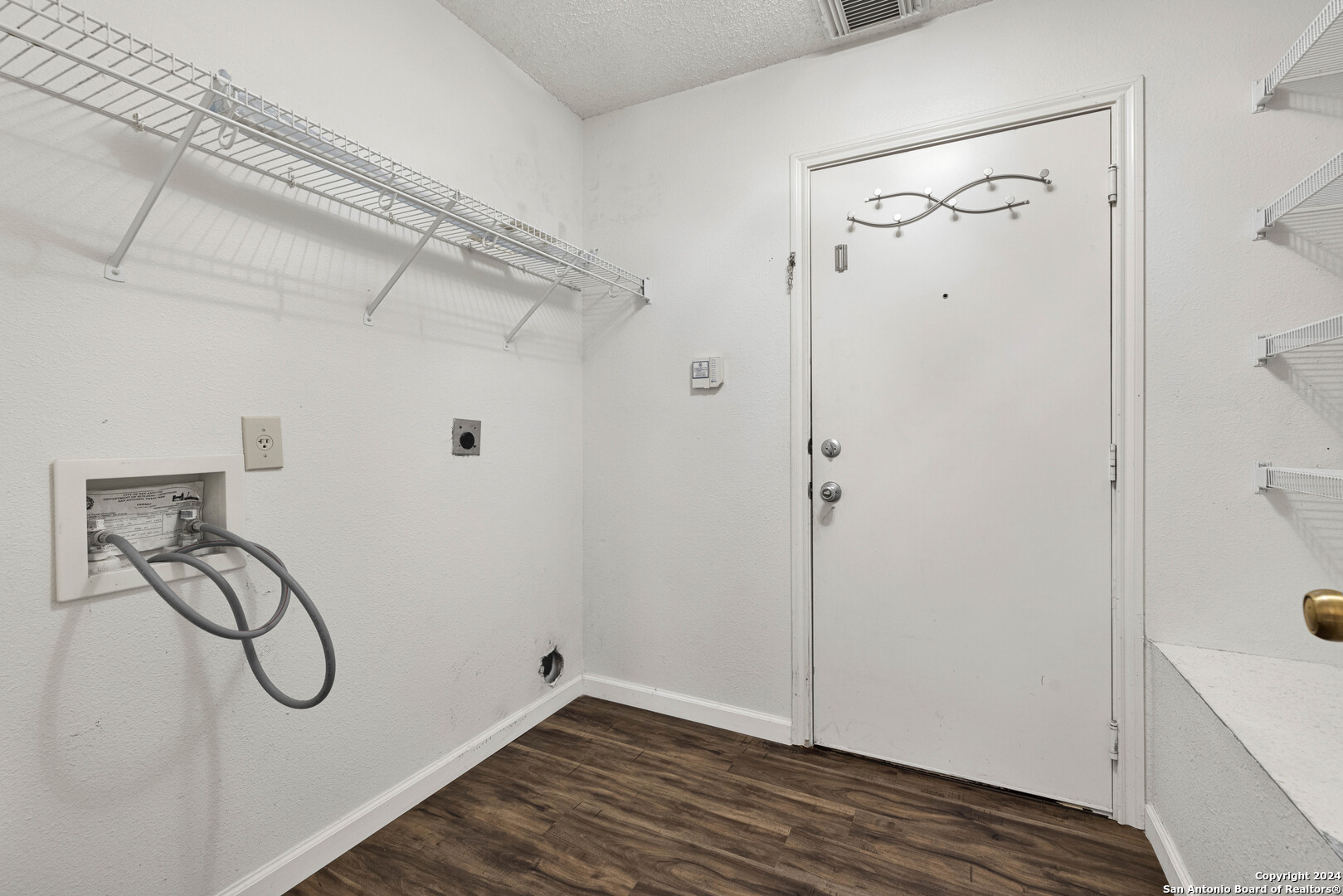 9230 New Kenton San Antonio TX 78240