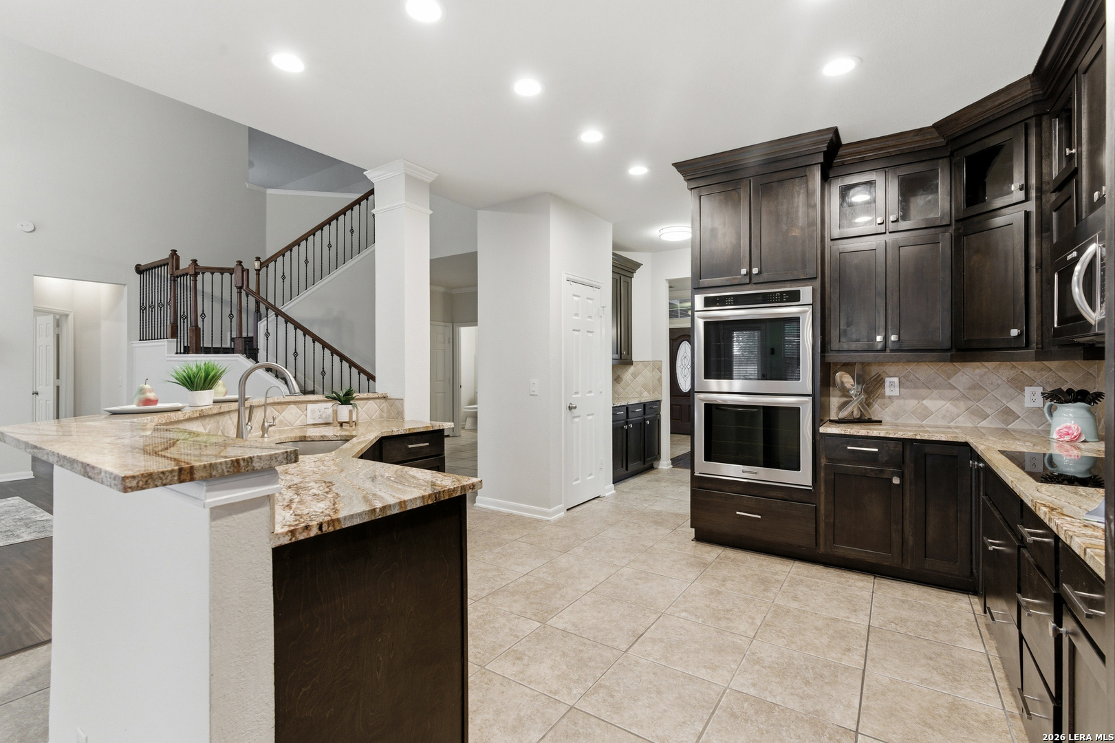 922 Desert Bluff San Antonio TX 78258