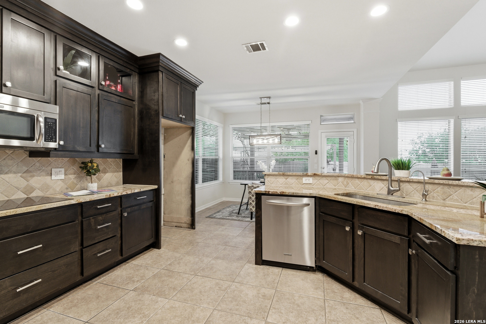 922 Desert Bluff San Antonio TX 78258