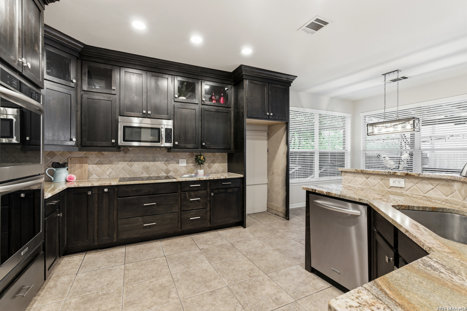 922 Desert Bluff San Antonio TX 78258