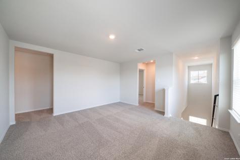 111 Sabine Gull San Antonio TX 78253