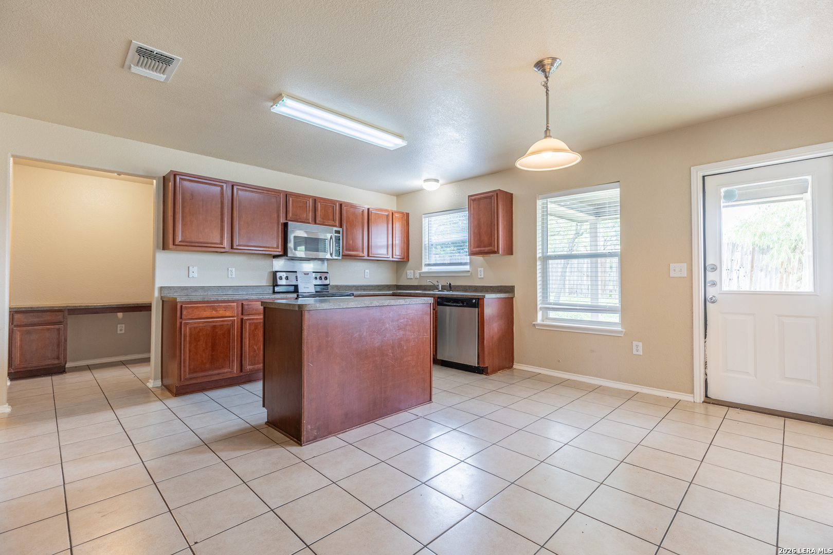 4746 Gambels Quail Converse TX 78109