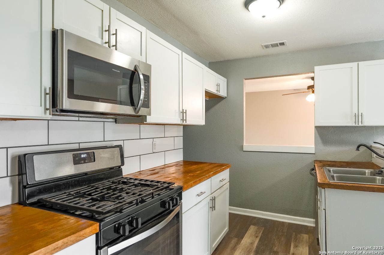 407 Samuel Drive San Antonio TX 78227