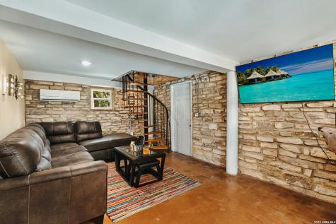 520 Lake Forest Canyon Lake TX 78133