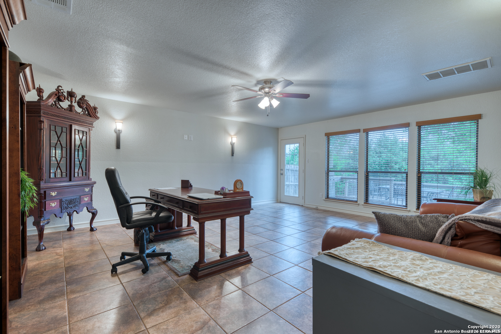 911 Sutters Rim San Antonio TX 78258