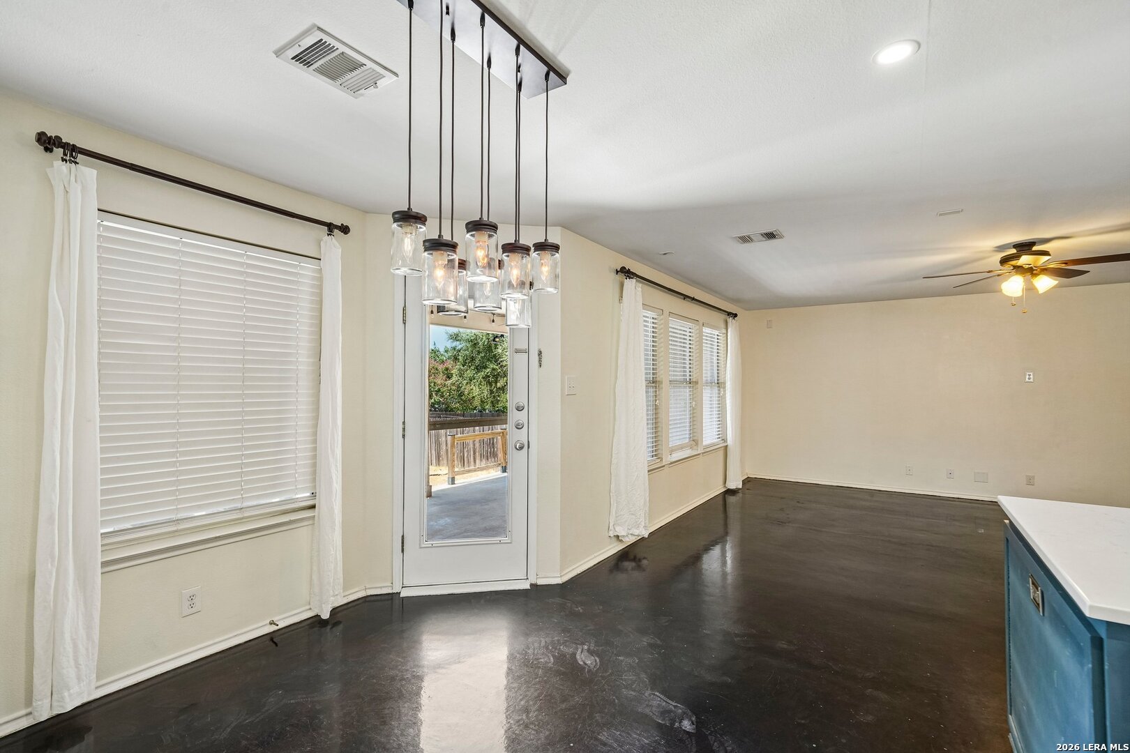 315 Hollow Grove San Antonio TX 78253