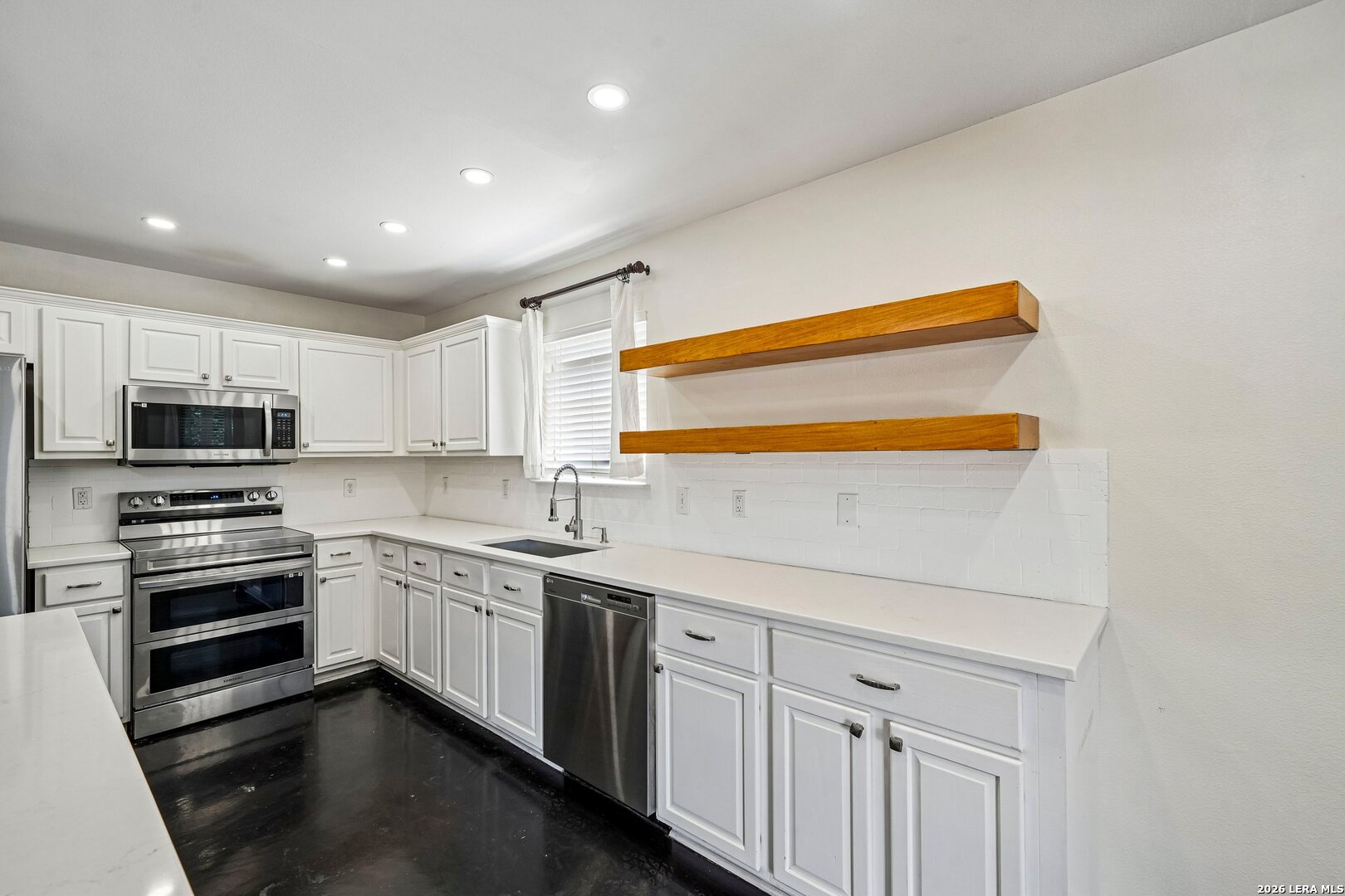 315 Hollow Grove San Antonio TX 78253