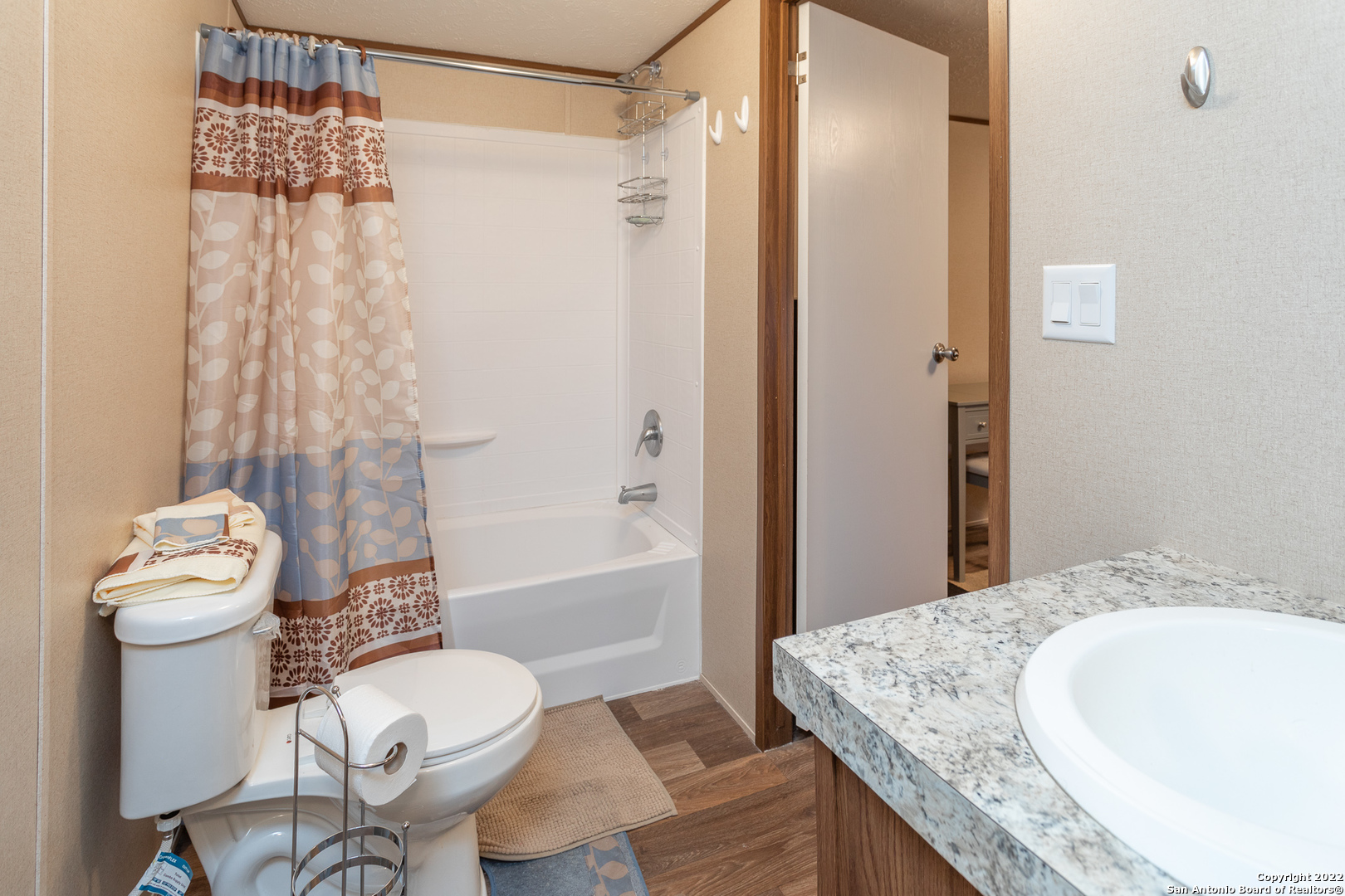 2204 Avenue K Hondo TX 78861
