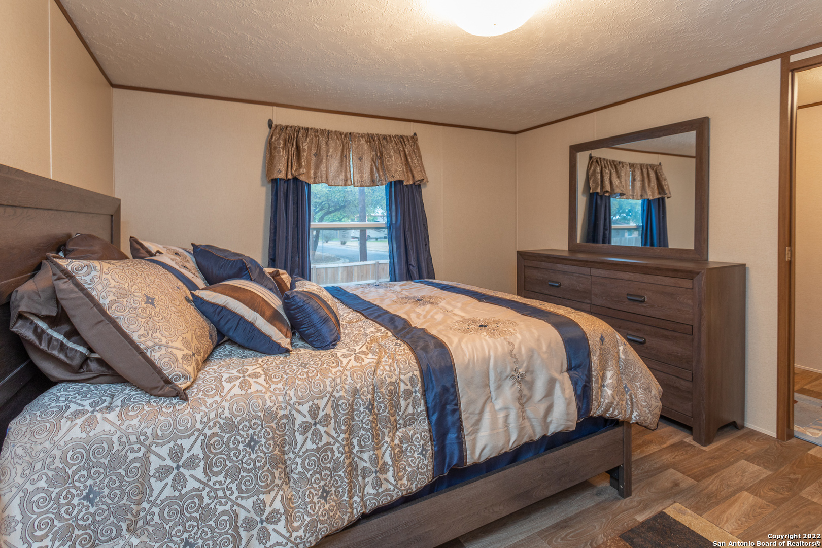 2204 Avenue K Hondo TX 78861