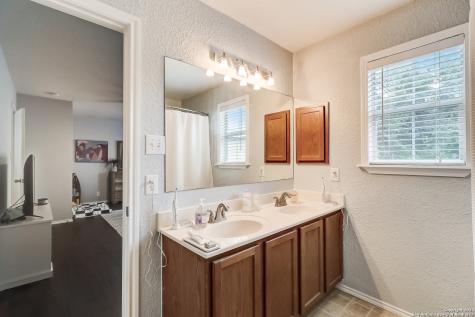 8002 Willow Country San Antonio TX 78254