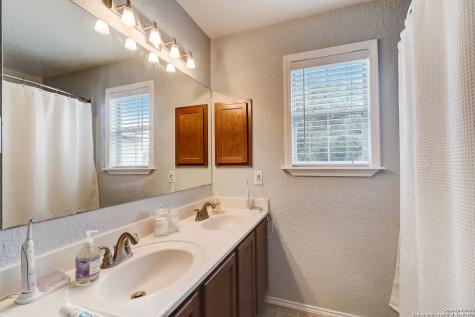 8002 Willow Country San Antonio TX 78254