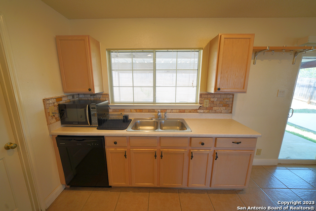 7135 Teton Ridge San Antonio TX 78233