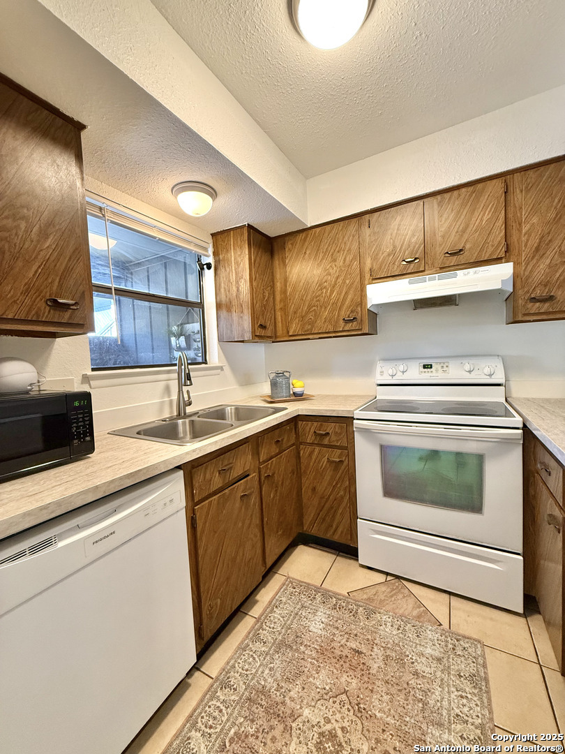 3843 Barrington San Antonio TX 78217