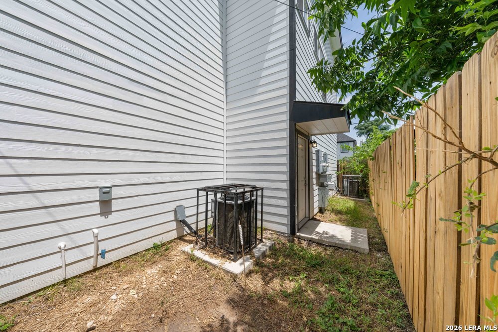 323 Gabriel San Antonio TX 78202